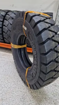 Pneu 7.00x12 pneumático Gripmaster 12PR, foto 2