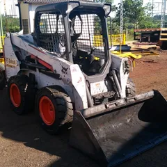 Bobcat de volta ao trabalho