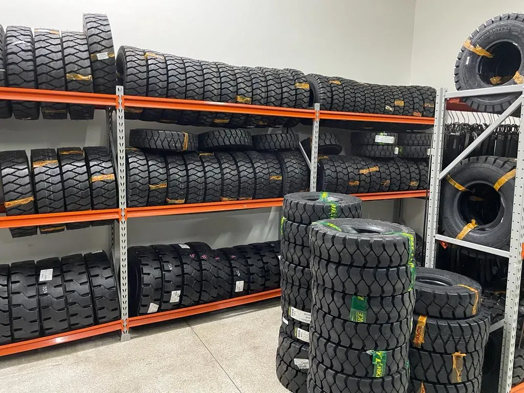 Estoque de pneus  para empilhadeira